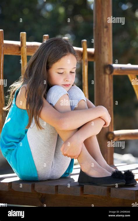 Lonely Kid 8 Years Hi Res Stock Photography And Images Alamy