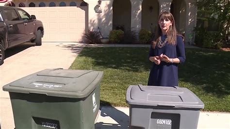 Woman Stops Garbage Truck To Find Wedding Ring