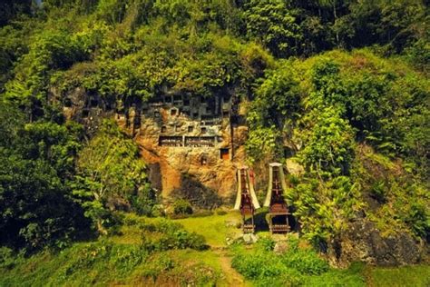 Kuburan Unik Mistis Dan Fenomenal Di Tana Toraja Manusia Lembah