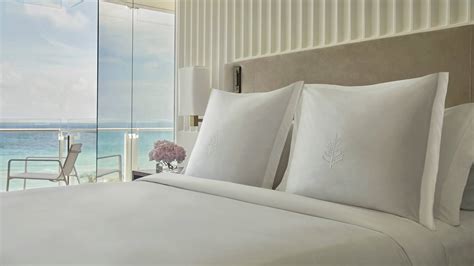 Surfside Oceanfront Hotel Room | Four Seasons Surfside