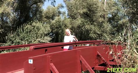 Shaft Loving Inviting Blonde Girl Jennyfer Got Fucked