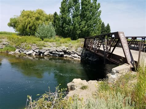 Twin Bridges Camping - The Architect