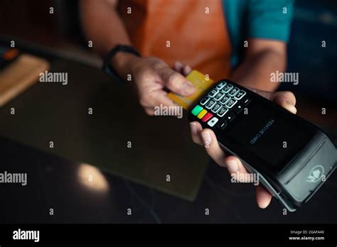 Card swipe machine hi-res stock photography and images - Alamy