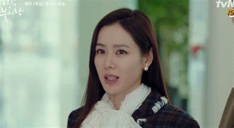 Bị cấp dưới b óc p hốt cặp kè sao hot ở Crash Landing on You Son Ye Jin khiến Hyun Bin giận tím