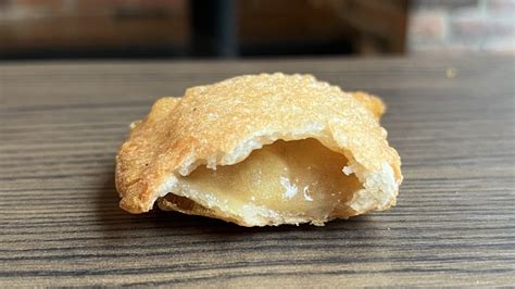 Review: Taco Bell's Caramel Apple Empanada Is Back And Better Than Ever