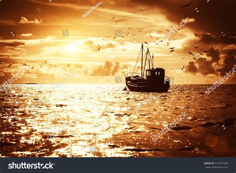 233,667 Old fishing boat Stock Photos, Images & Photography | Shutterstock