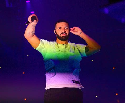 Drake Comes Out As A Lesbian On Bizarre New Song Girls Like Girls