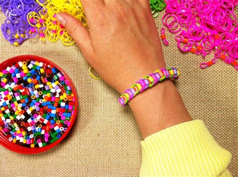 Tutoriales DIY para hacer pulseras de gomas elásticas