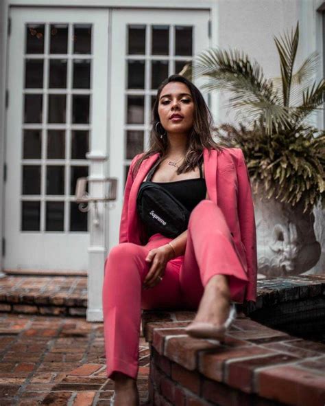 50 Natalies Outlet Hot Pictures 12thBlog