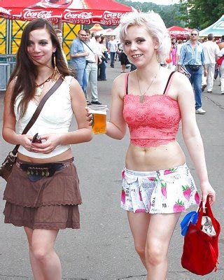 Moms Street Candids Porn Pictures XXX Photos Sex Images PICTOA