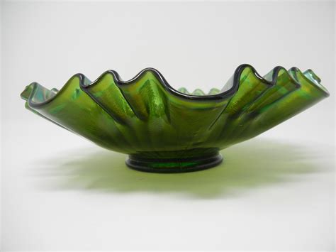 Fenton Green 9 Stippled Rays Crimped Carnival Glass Bowl Etsy