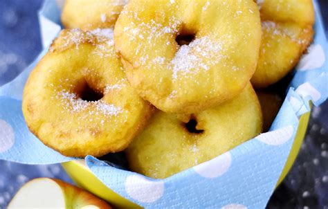 Beignets aux pommes très faciles Recette de Beignets aux pommes très