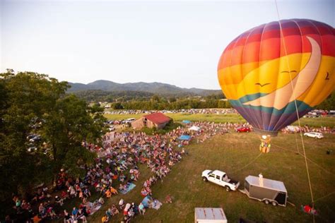 Hot Air Balloons Will Be Soaring At Tennessee S Great Smoky Mountain