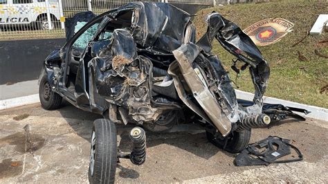 Motorista B Bado Detido Ap S Bater Carro De Luxo Em Outro Ve Culo E