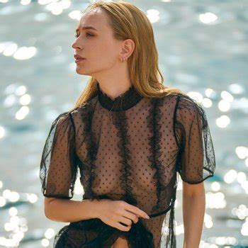 Fabolous Beauty Maria Geller Gets Naked And Teasing In Nature Photos