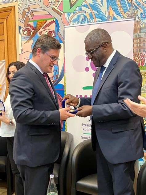 France Denis Mukwege D Cern La M Daille Dhonneur De La Ville De