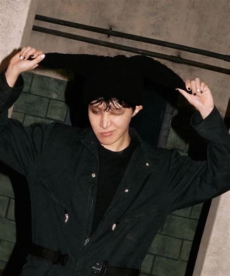 Pin by 𓈊 𝗴𝖻ꭚ 𝟹 on Hoseok Hoseok hot Jhope Hoseok