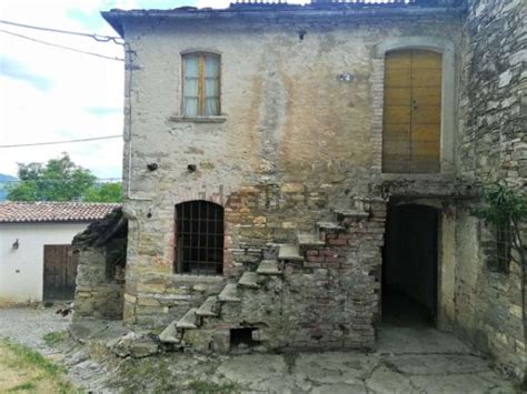 Casale Cascina In Vendita A Bettola Val Nure Piacenza Idealista N