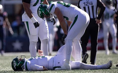 Jets' misery only made worse by Zach Wilson injury uncertainty