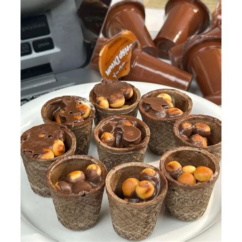 bánh ốc quế socola hot hit cup Shopee Việt Nam