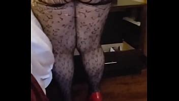 Angles adore baiser devant la caméra XVIDEOS