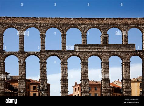 Acueducto romano de segovia -Fotos und -Bildmaterial in hoher Auflösung ...