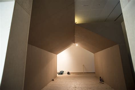 Pera Museum Bare Naked Nude