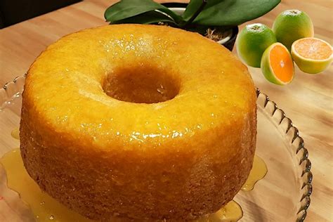 Bolo de laranja de liquidificador calda é só bater os ingredientes