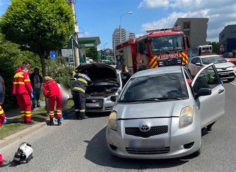 Accident Pe Strada Frunzi Ului Din Cluj Napoca O Femeie I Un Copil De