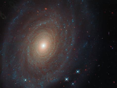 Image Hubble Spots A Spiral With A Past