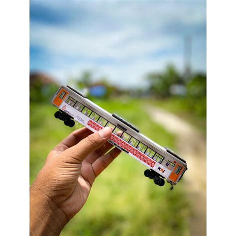 Jual Mainan Miniatur Kereta Api Bahan Full Akrilik Gerbong Stainless