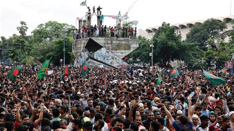 We Learned From You Bangladeshi Protestors Thank Sri Lankan Fighters