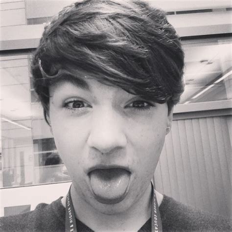 Thumbs Pro College Gay Gayboy Slut Selfie Noir Notwell Cold