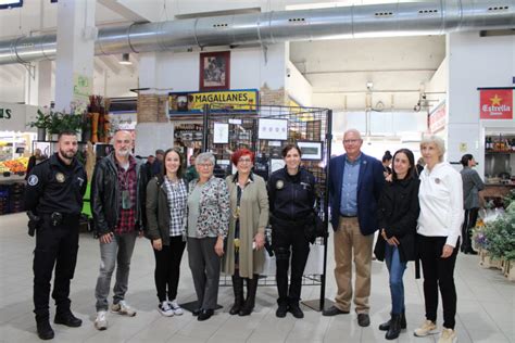 Inauguraci N De La Muestra De Auba Lepany En El Mercat Municipal De