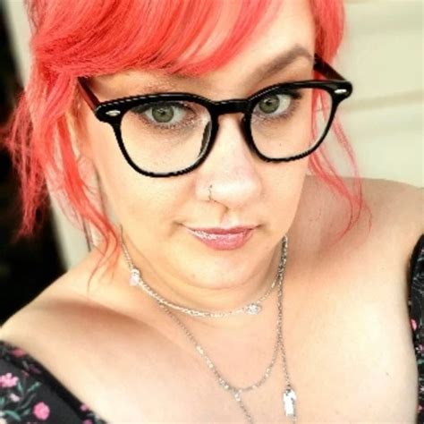 Frilly Wird Nass Teil Bbw Redhead Frilly Bekommt Einen Buttplug Und Hitachi Um Den Job Zu