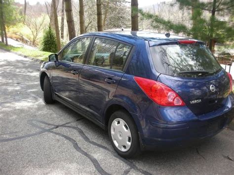 Buy Used 2009 Nissan Versa S Hatchback 4 Door 1 8L Low Reserve In