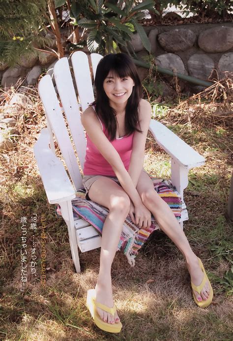 Kana Kurashinas Feet