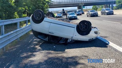 Incidente In Tangenziale A Nichelino Tra Gli Svincoli Debouch E