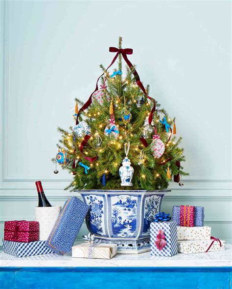 16 Ways to Decorate with Blue for Christmas