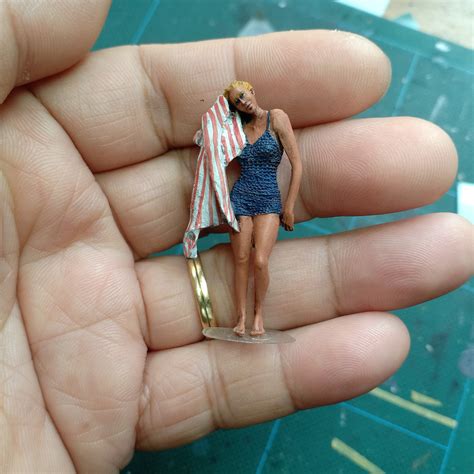 Bemalte Figur Sexy Bikini M Dchen W Handtuch Ma Stab Etsy