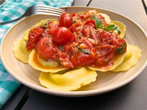 Cherry or Grape Tomato Sauce 6 Ingredients - Dietitian Johna