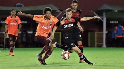 Veja os gols do triunfo do Vitória por 4 x 3 sobre o Atlético PR pelo