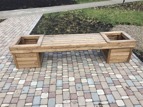 Скамейка из блоков и деревянного бруса (своими руками)