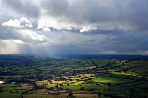 Naked Jogger Wearing Only Bumbag And Trainers Spotted Sprinting At Brit Beauty Spot Daily Star