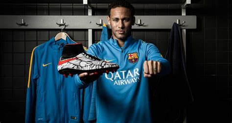 Neymar presenta los nuevos Hypervenom Ousadia y alegría