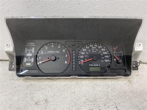 2000 2001 Isuzu Trooper 4x4 At Cluster Speedometer Tach Gauges