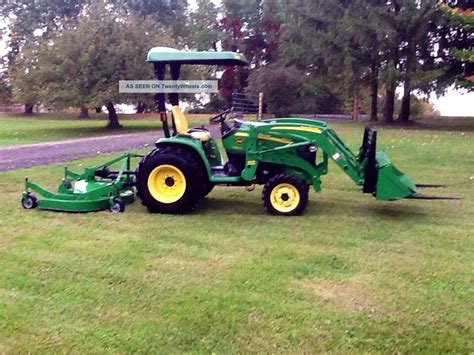 2006 4wd John Deere Tractor Loader/attachments