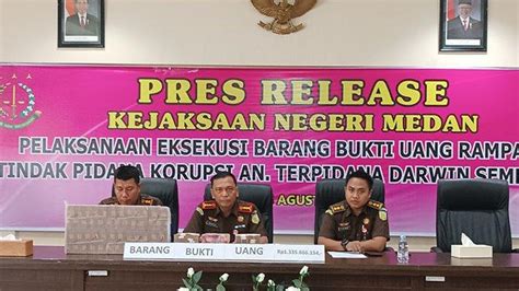 Kejari Medan Eksekusi Barang Bukti Uang Perkara Korupsi Terpidana