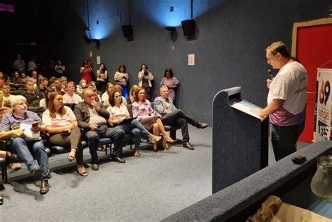 Mais de 6 mil pessoas já se inscreveram nos cursos gratuitos da