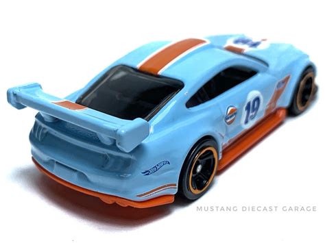 Hot Wheels Custom Ford Mustang Gt Series Muscle Mania